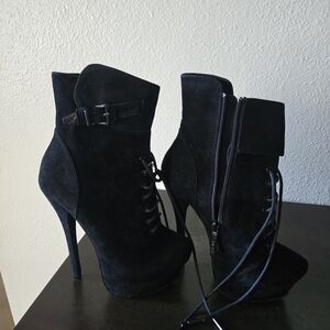 Chic Black Heeled Boots for Women
